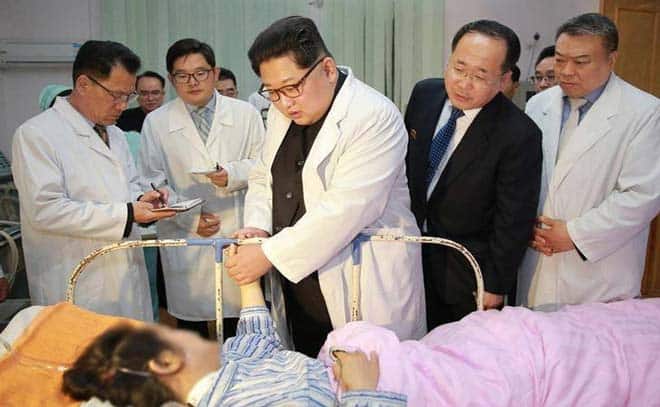 kim jong un visitando pacientes hospitalizados